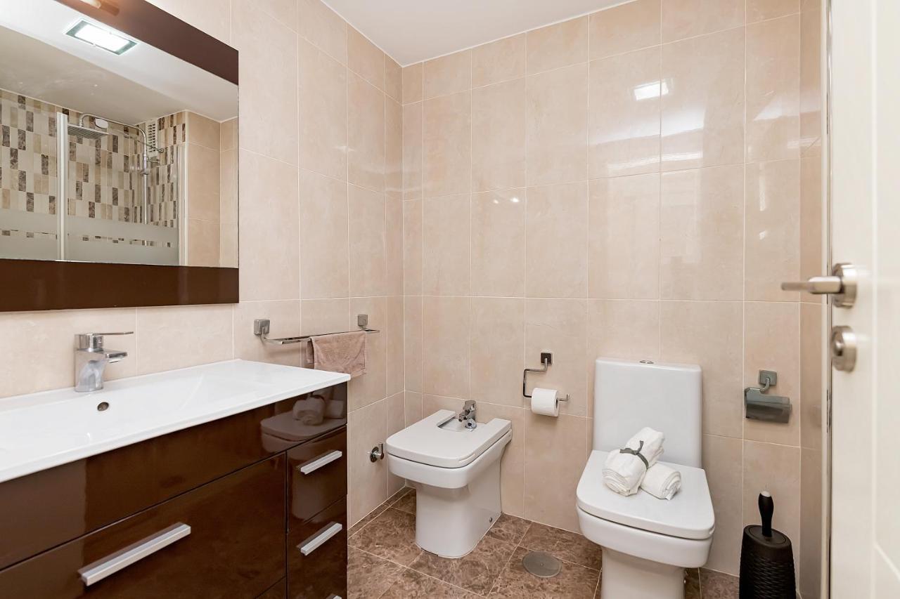 Bhost - The King Apartment ฟูเอนฮิโรลา ภายนอก รูปภาพ